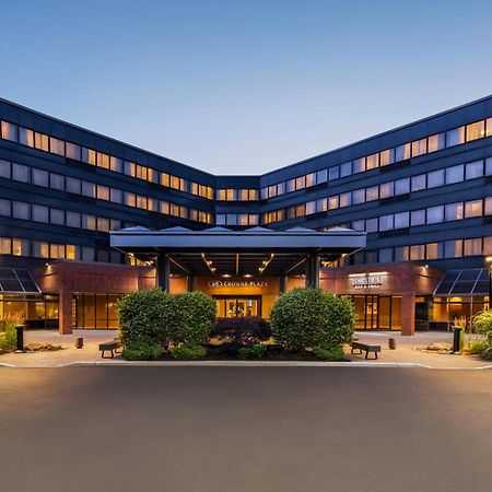 Crowne Plaza Edison By Ihg Hotel Exterior photo