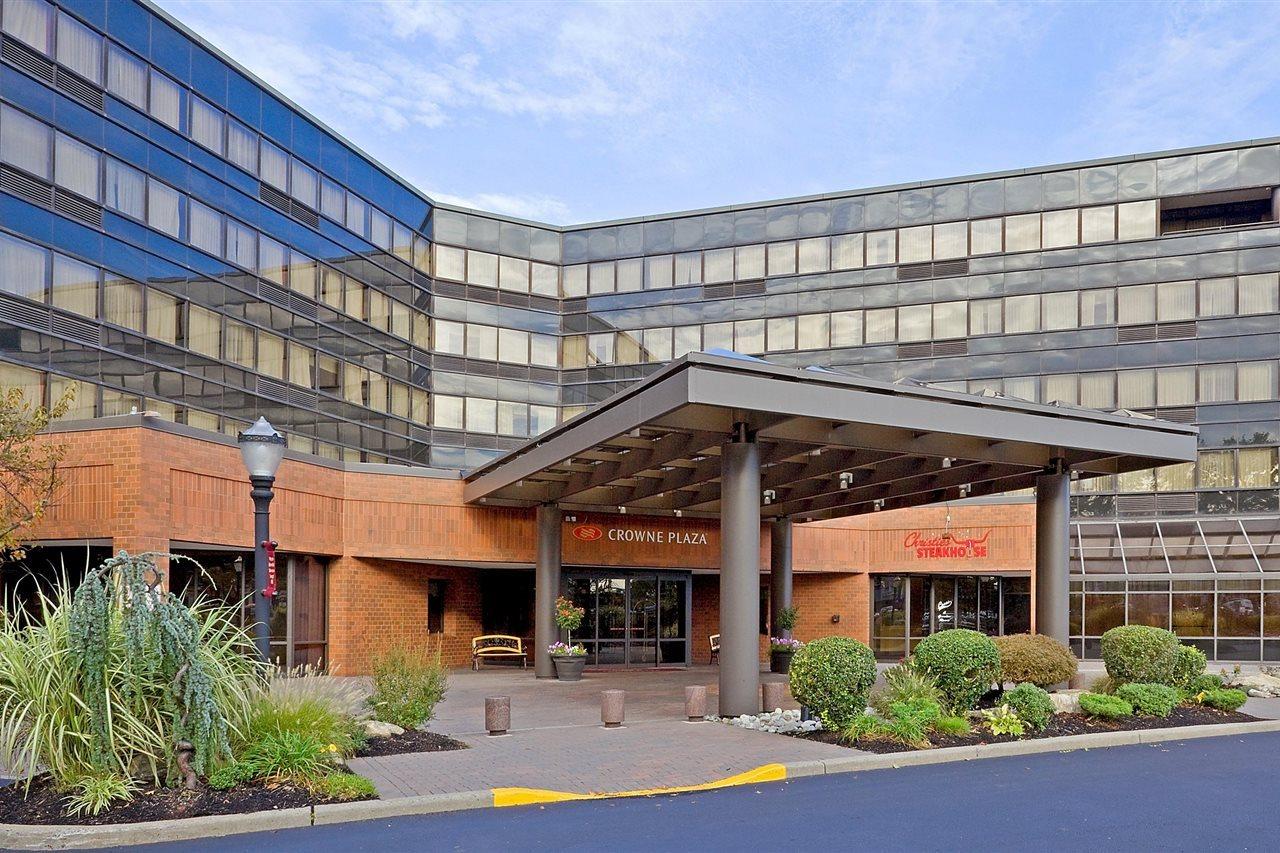 Crowne Plaza Edison By Ihg Hotel Exterior photo