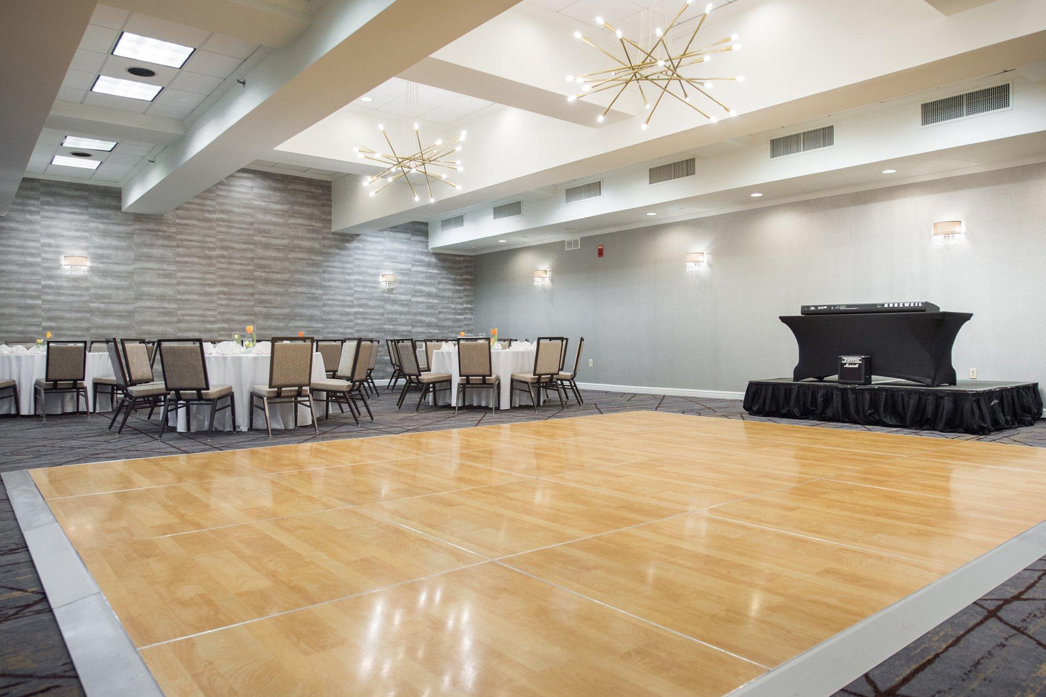 Crowne Plaza Edison By Ihg Hotel Exterior photo