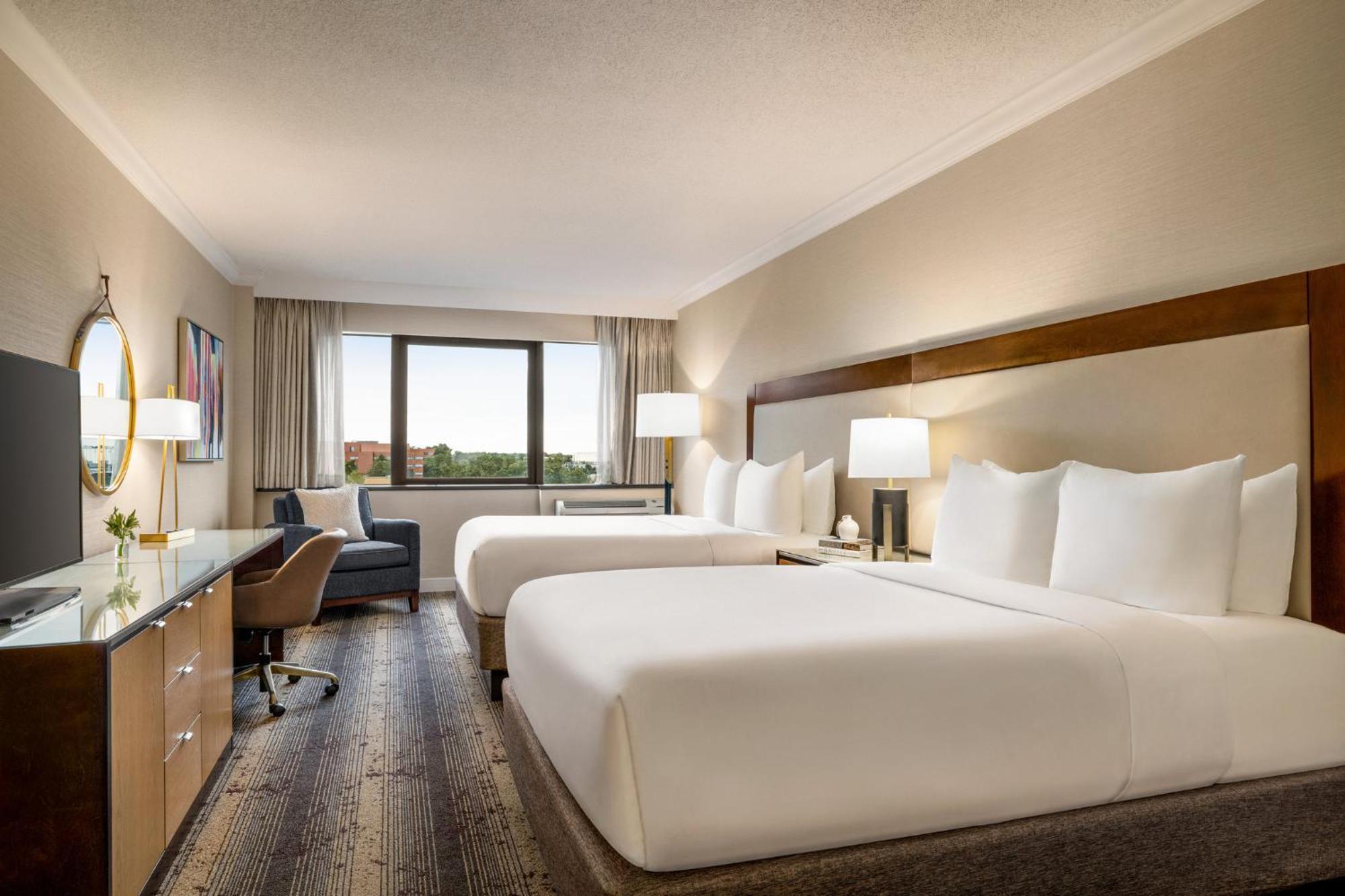 Crowne Plaza Edison By Ihg Hotel Exterior photo