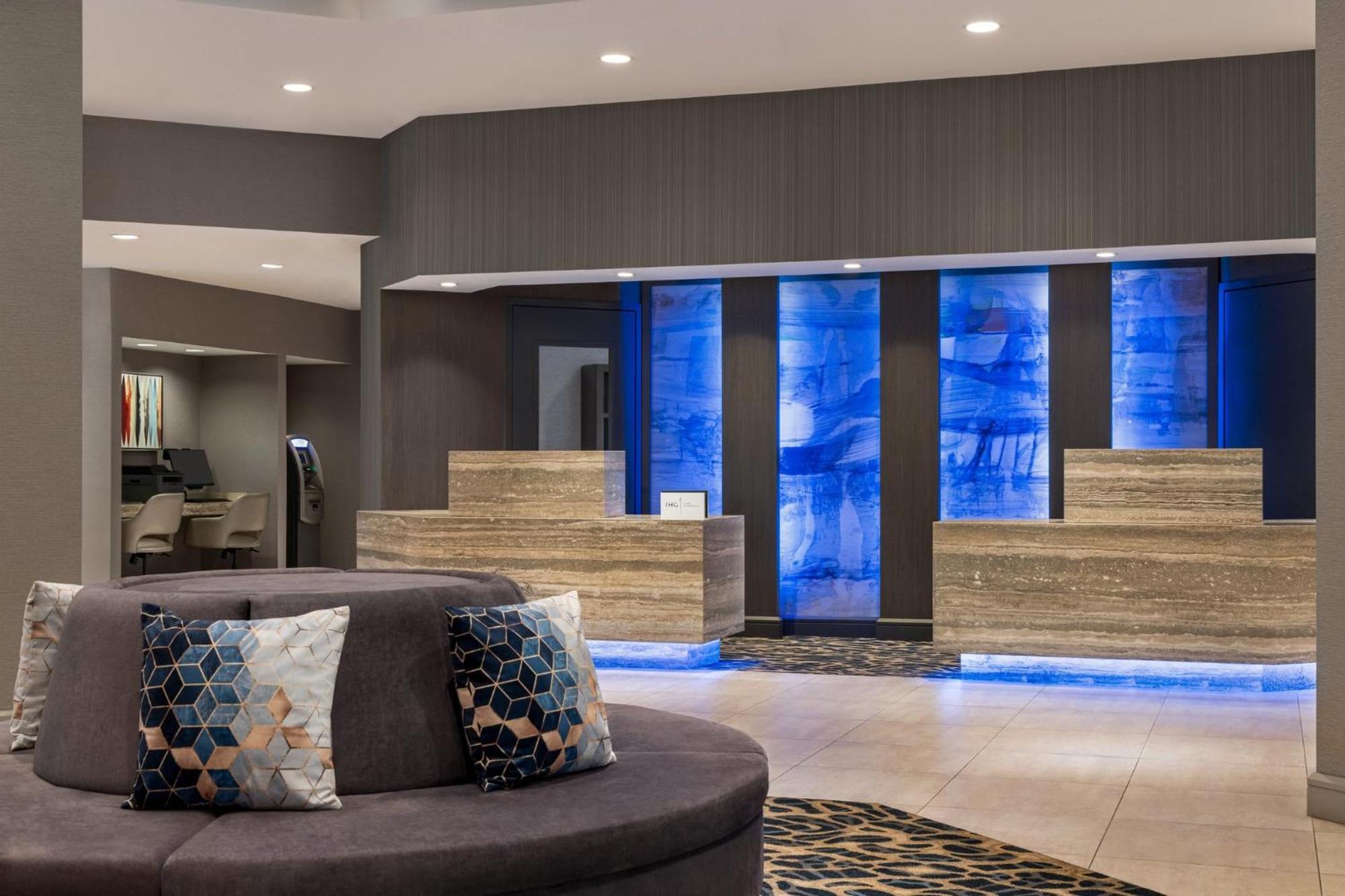 Crowne Plaza Edison By Ihg Hotel Exterior photo